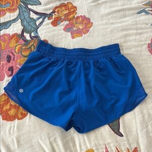 Lululemon HR 2.5” Hotty Hot Shorts